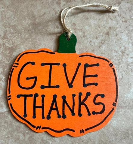 FE135098 Give thanks wood pumpkin