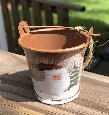82676 - Santa with Red Hat on mini metal bucket ornament