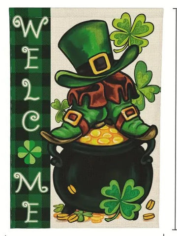 PA37089  St Patrick's Day shamrocks, clovers, green hat and  black pot garden