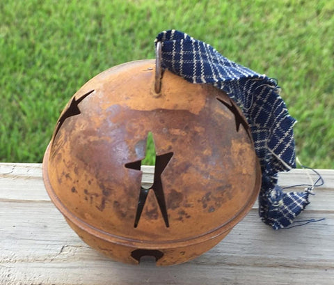 rt-56H Rusty Bell Metal Ornament