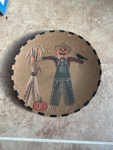 31076 Scarecrow and crow wood plate